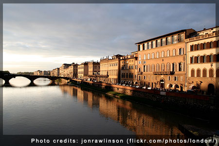 Florence at sunset - Photo credits: jonrawlinson (flickr.com/photos/london/)