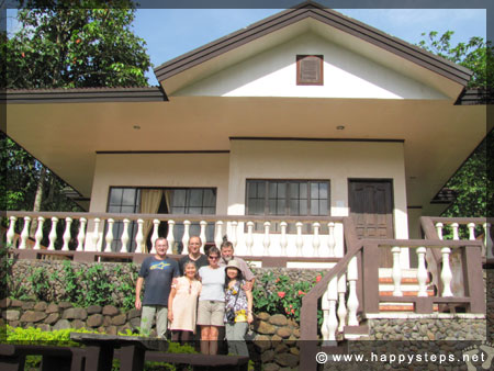 Mambukal Resort: Family Cottage - A pose with our Czech guests under the hot midday sun