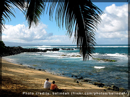 A beach at Paia, Maui - Photo credits: belindah (flickr.com/photos/belindah/)