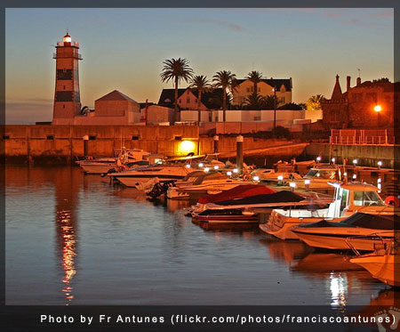 Sunset at Cascais - Photo by Fr Antunes (flickr.com/photos/franciscoantunes)