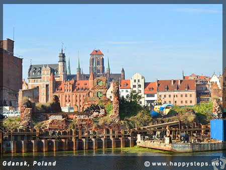 A scenic view of Gdansk along the Motlawa River