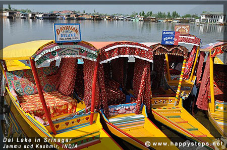Shikaras lined up in Dal Lake